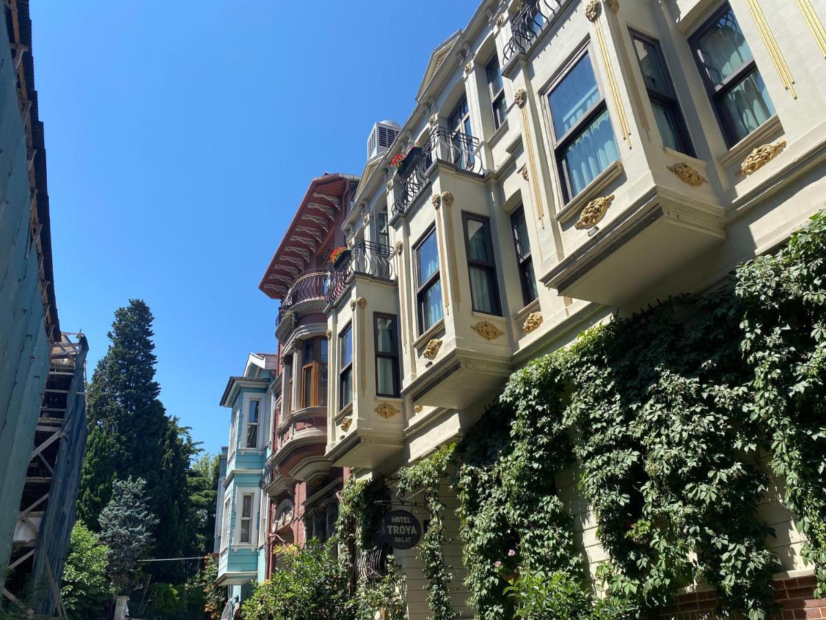 Istanbul Old City Colorful Houses Balat Petrion Hotel Eksteriør billede